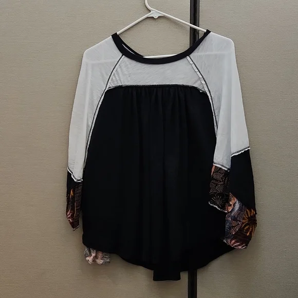 We The Free Friday Fever Shirt Size Medium - Picture 2 of 12